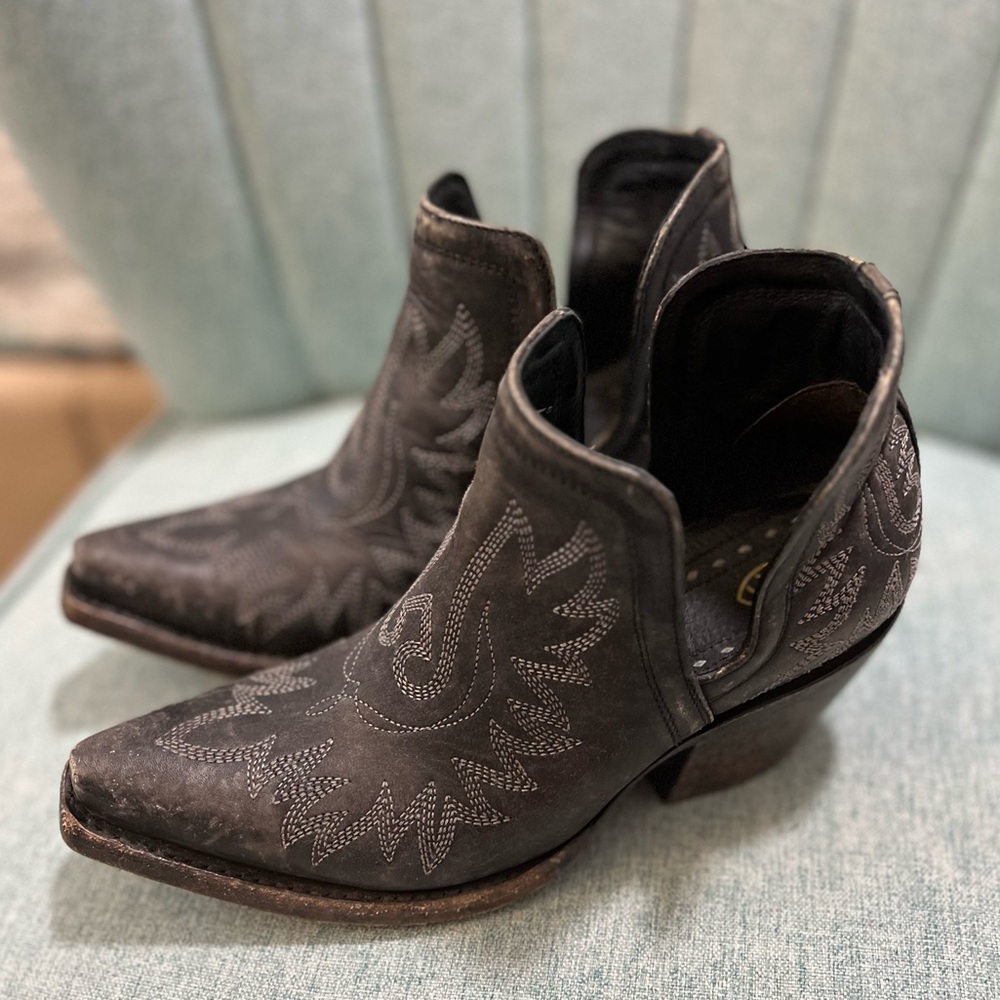 Ariat Dixon Booties Distressed Black